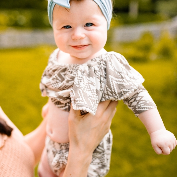 Kate Quinn two piece set! - Picture 4 of 4